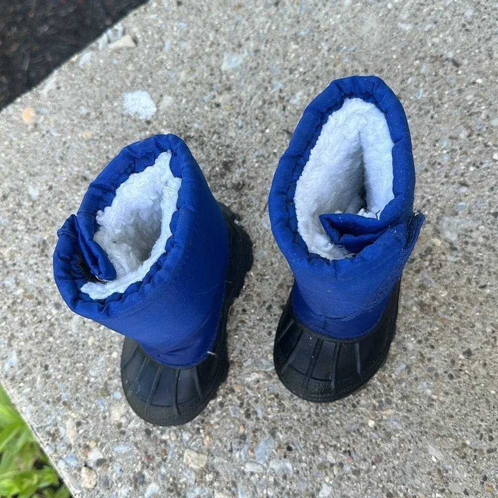 Kid Connection Boys Snow boots size 6